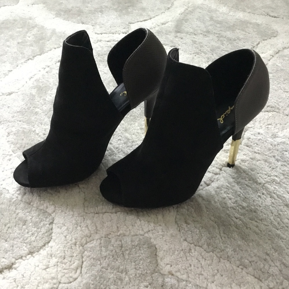 Qupid Peep Toe Heeled Bootie